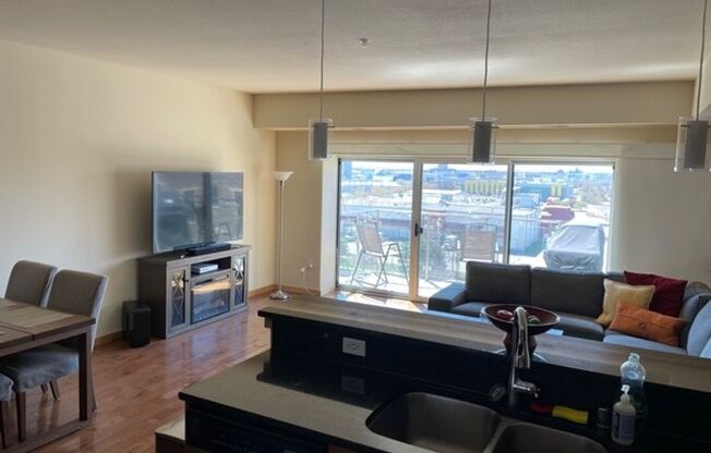 1 bed, 1.5 baths, 1,225 sqft, $2,150, Unit 603