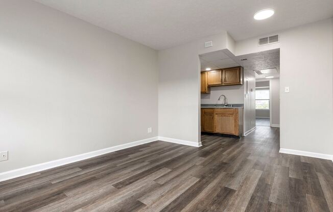 2 beds, 2 baths, $895, Unit 306