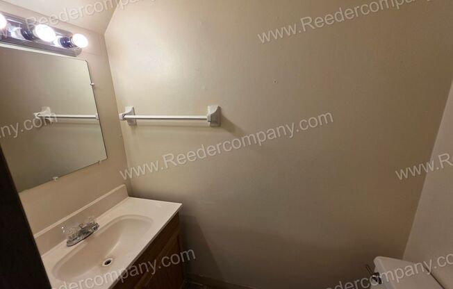 Beautiful 3 Bedroom Townhouse across from Morton High School!