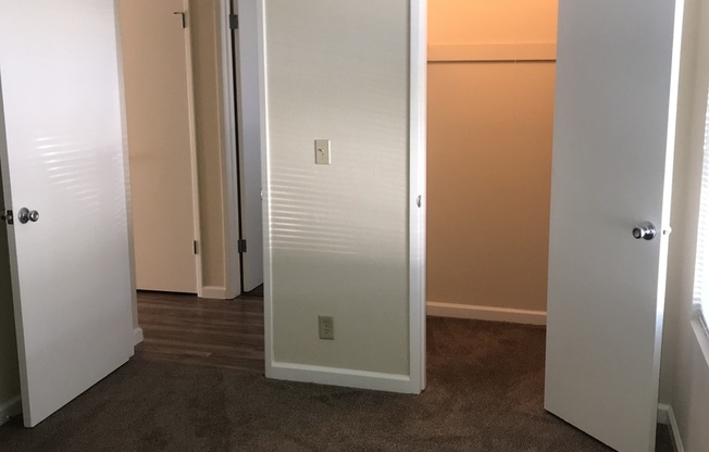 3 beds, 2 baths, 1,050 sqft, $1,895