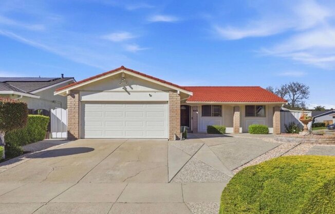 339 EL PORTAL WAY