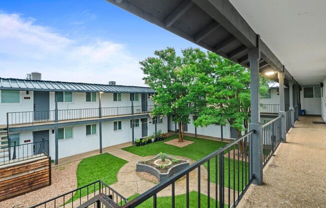 CrestHaus Apartments, LLC