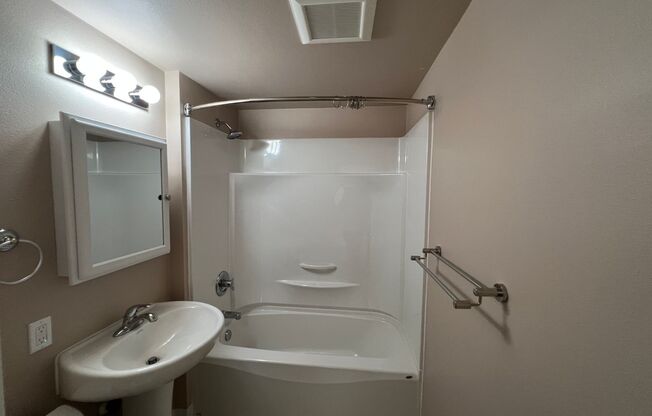 1 bed, 1 bath, $1,575, Unit 1028/A/1