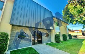 843 N Yosemite St.