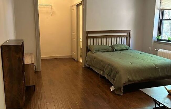 Studio, 1 bath, 600 sqft, $1,049, Unit Unit 315