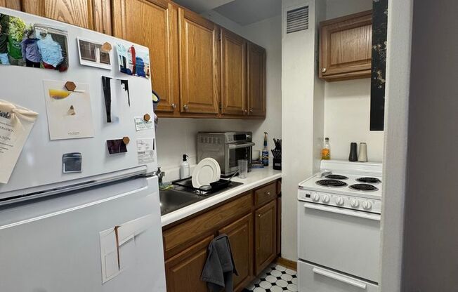 1 bed, 1 bath, 700 sqft, $1,725, Unit 418-0804