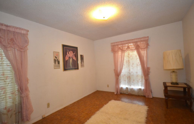 2 beds, 1 bath, $2,400