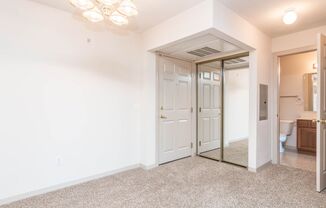 1 bed, 1 bath, 728 sqft, $960