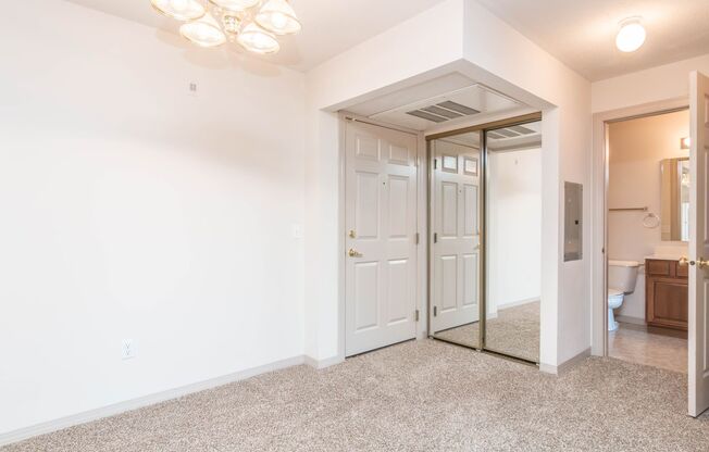 1 bed, 1 bath, 728 sqft, $960