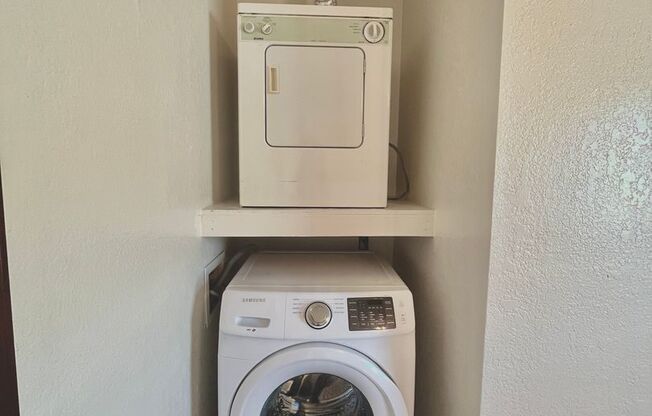 2 beds, 1 bath, 850 sqft, $850, Unit 7B