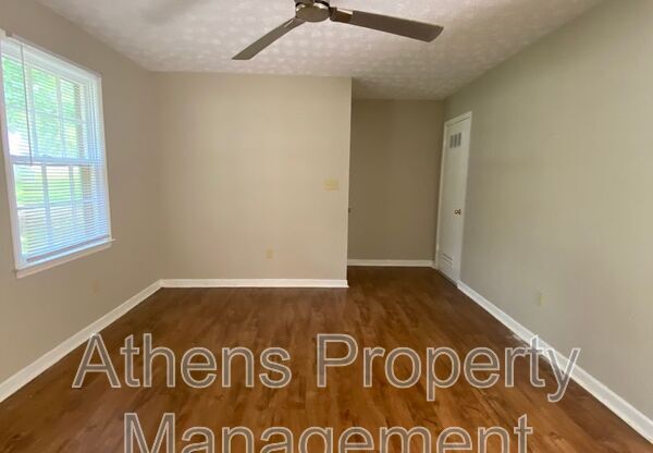 313 JOCKEY CLUB DR
