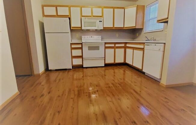 2 beds, 2.5 baths, 1,100 sqft, $850, Unit 2441