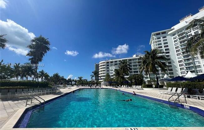 2 beds, 2 baths, 1,030 sqft, $4,000, Unit 5161 Collins Ave appt 1711