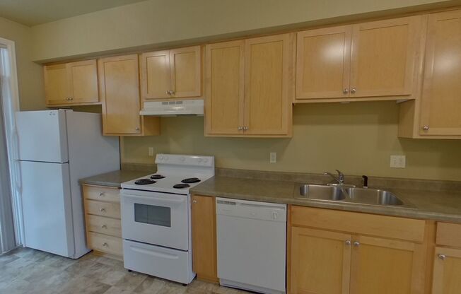 2 beds, 1 bath, $1,600, Unit 10