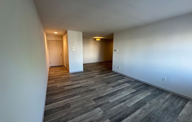 2 beds, 1 bath, $1,395, Unit 322