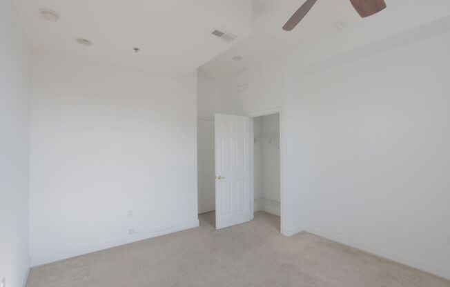 2 beds, 2 baths, 988 sqft, $2,100, Unit 301