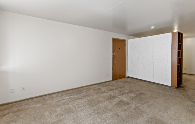 5625 15 AVE NE
