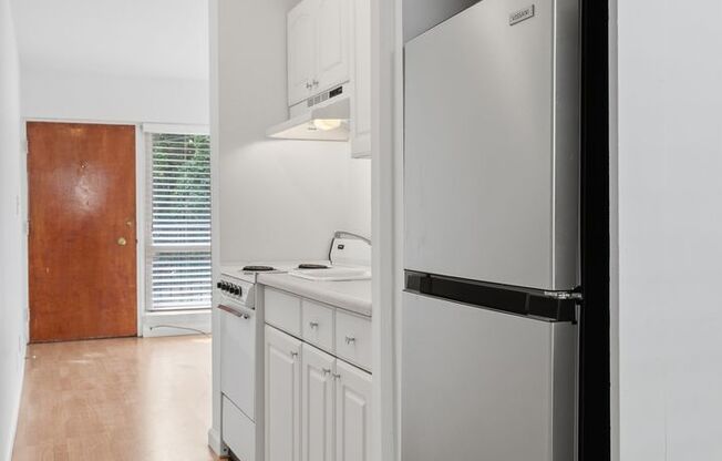 Studio, 1 bath, 355 sqft, $1,325, Unit 311