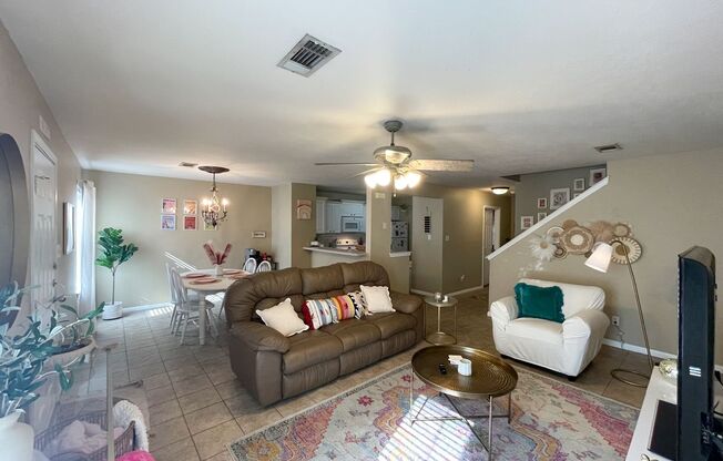 Beautiful 4 Bed, 4.5 Bath Minutes from Campus!