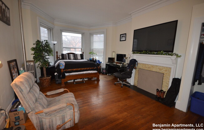 1071 BEACON ST