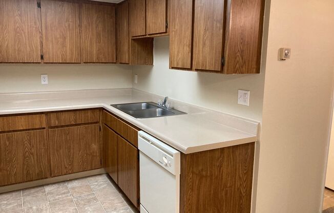 1 bed, 1 bath, 670 sqft, $1,175, Unit 127