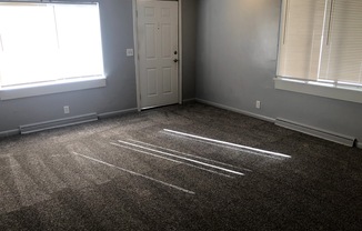 736 W DEPOT ST