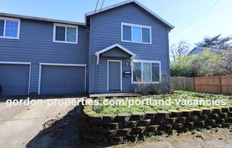 SE 73rd Ave - 3 bedroom townhouse in Mt Scott-Arleta neighborhood
