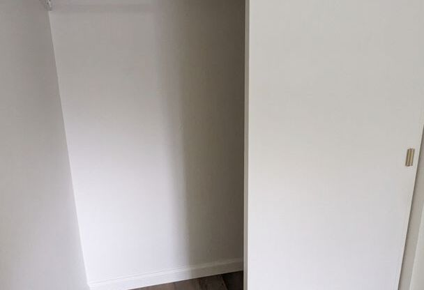 1 bed, 1 bath, 700 sqft, $1,295, Unit #21