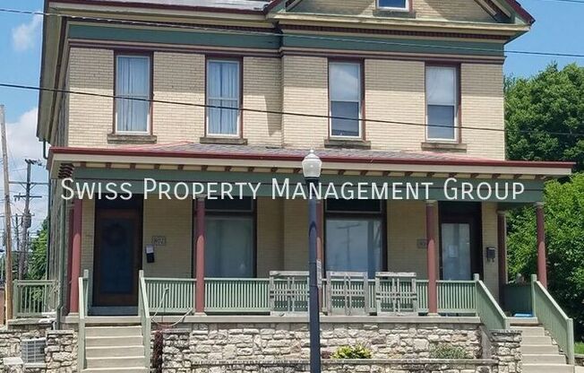 804 1/2 E MAIN ST