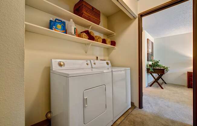 Eagle Ridge Washer Dryer Apartments in Colorado Springs, CO