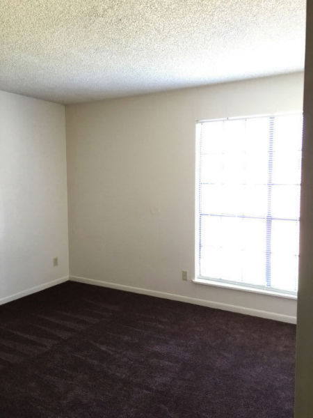 2 beds, 1 bath, $1,095