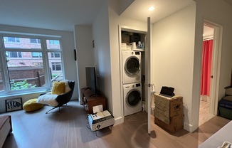 1 bed, 1 bath, $3,500, Unit 4L