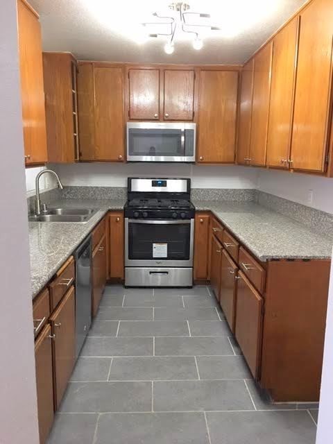 2 beds, 2 baths, 1,000 sqft, $2,195