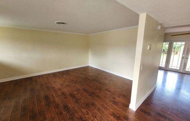 Quite Neighborhood: 3 Bedroom 2 Bath Home