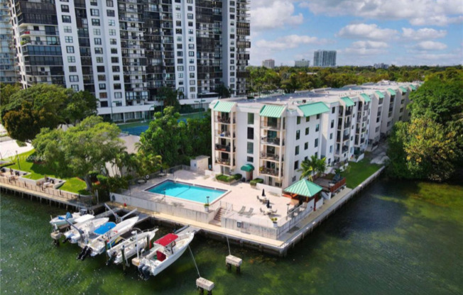 2201 Brickell Ave