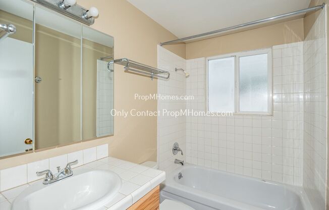 3 beds, 1.5 baths, $2,199, Unit 7640 SW 34th Avenue - Unit 7