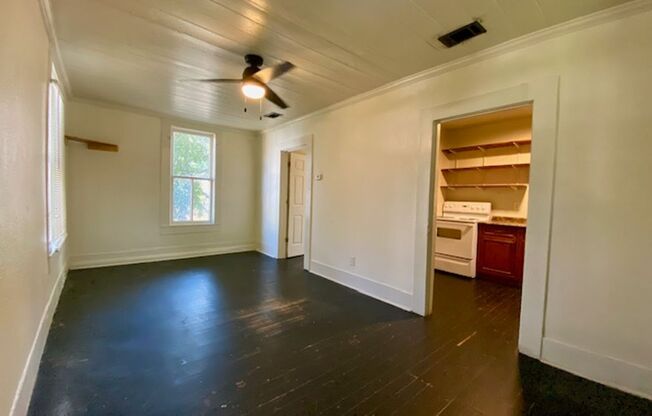 455 EGAN ST. SHREVEPORT, LA. 71101- HIGHLAND APARTMENT FOR LEASE.