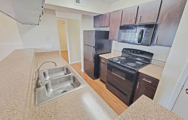 2 beds, 2 baths, 1,002 sqft, $1,731