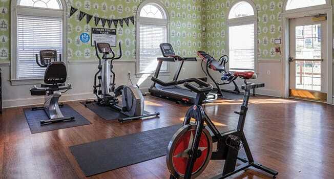 Overland Gardens Apartments in Landover, MD