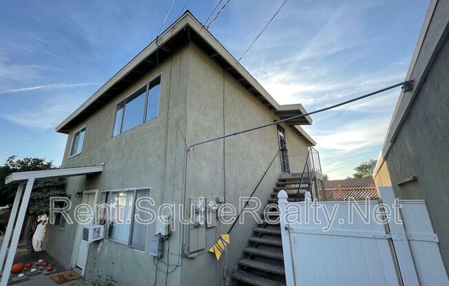 537 5 W CRES DR
