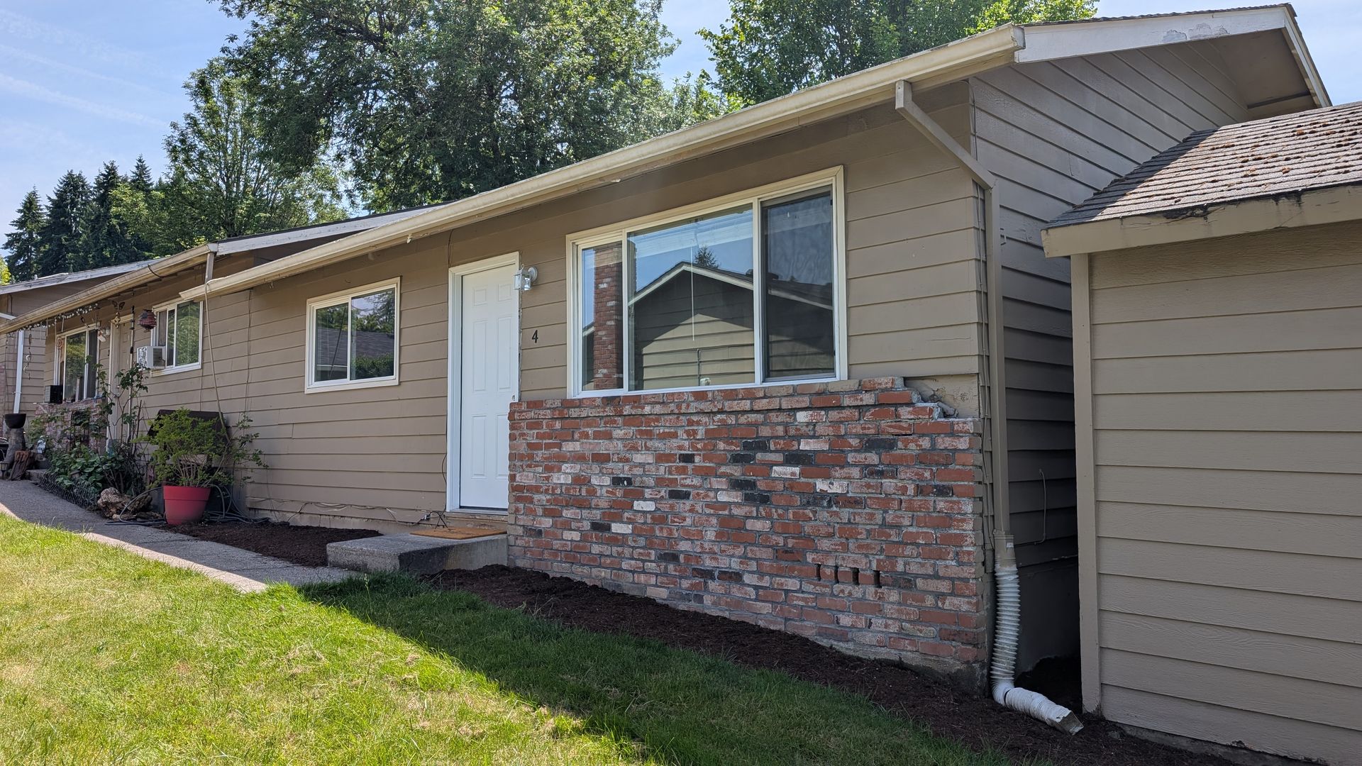 Great duplex unit in Sherwood!