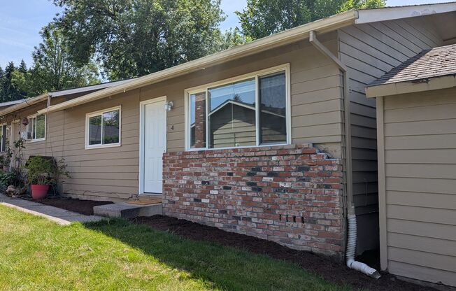 Great duplex unit in Sherwood!