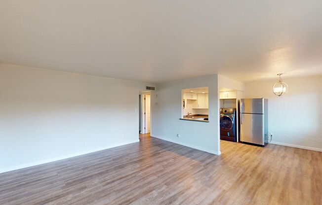 2 beds, 1 bath, 900 sqft, $1,390, Unit 25