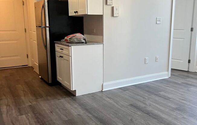 2 beds, 1 bath, 600 sqft, $1,400