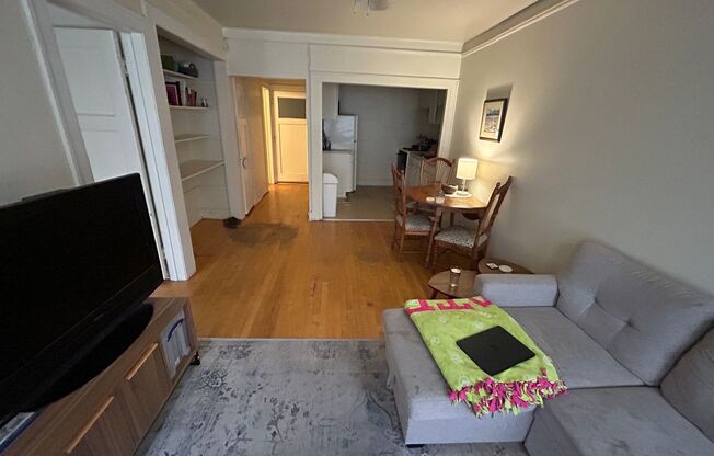 1 bed, 1 bath, $995, Unit 33