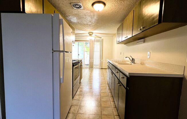 2 beds, 1 bath, $1,395, Unit #7