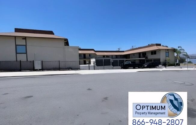 Charming 2 Bedroom / 1 Bathroom Downstairs Unit with Lake View