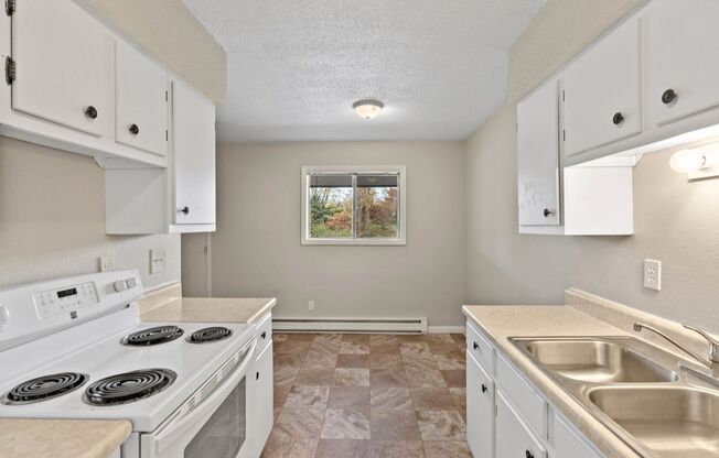 2 beds, 1 bath, 725 sqft, $645, Unit 212-204