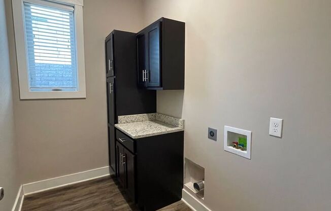 1 bed, 1 bath, 780 sqft, $960, Unit 412