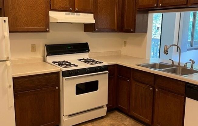 1 bed, 1 bath, 755 sqft, $1,295, Unit 327-F